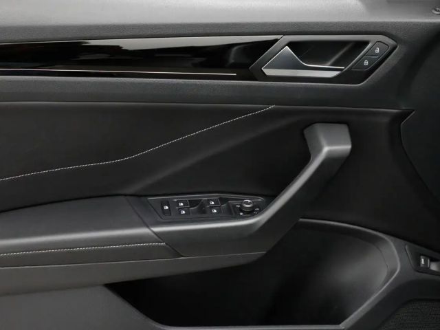 Volkswagen T-Roc 1.5 TSI DSG R-Line