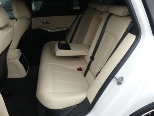 BMW 330 330e