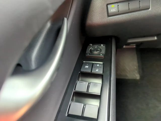 Lexus UX Basis Klima Kamera Sitzhzg Tempomat