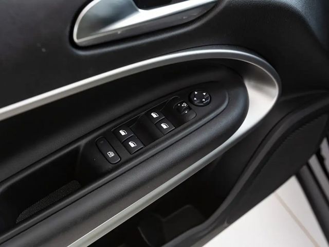 Jeep Avenger Full-Electric Summit