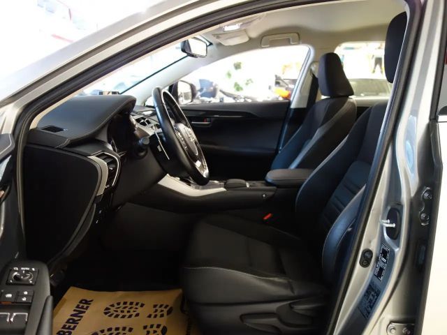 Lexus NX Hybrid Aut. *CARPLAY *ASSISTENZ *LENKRADHZG