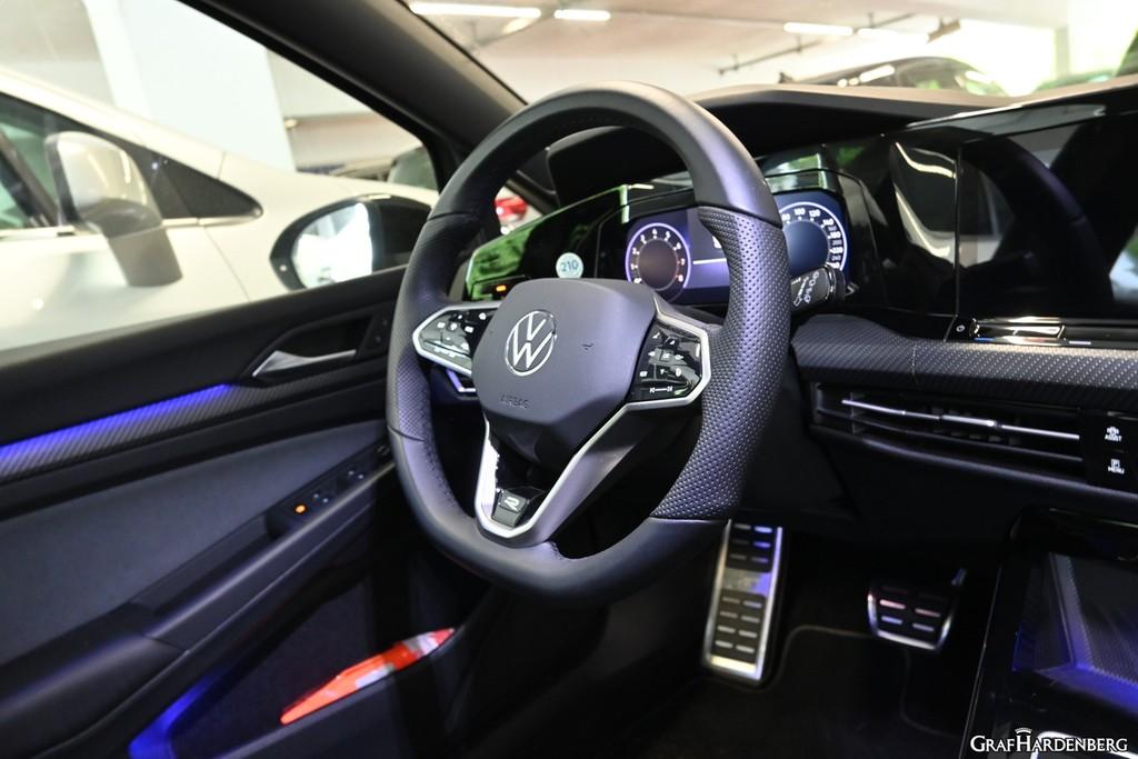 Volkswagen Golf 2.0 TSI 4Motion Golf VIII R-Line