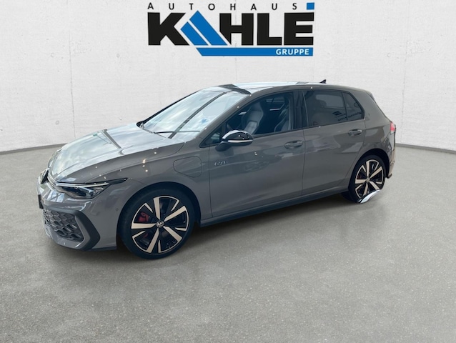 Volkswagen Golf CarPlay Hyb. Matrix Pano ACC AHK