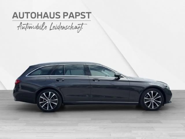 Mercedes-Benz E 220 AVANTGARDE