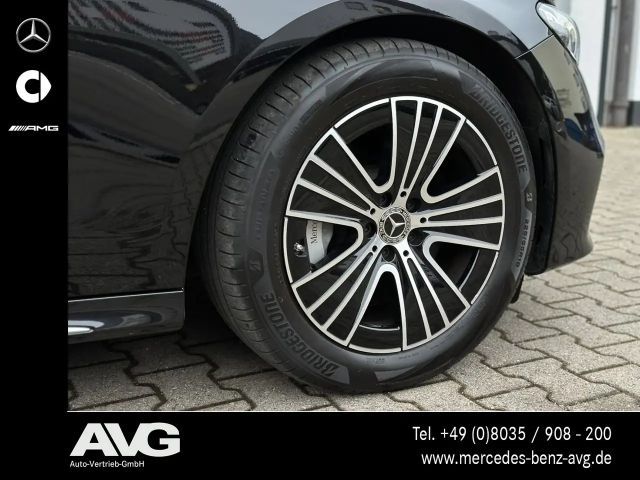 Mercedes-Benz E 200 EXCLUSIVE Premium Sedan