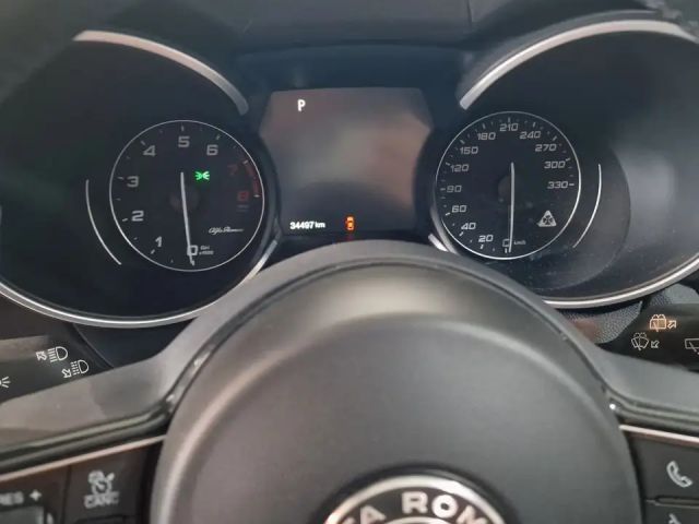 Alfa Romeo Stelvio Q4 Quadrifoglio