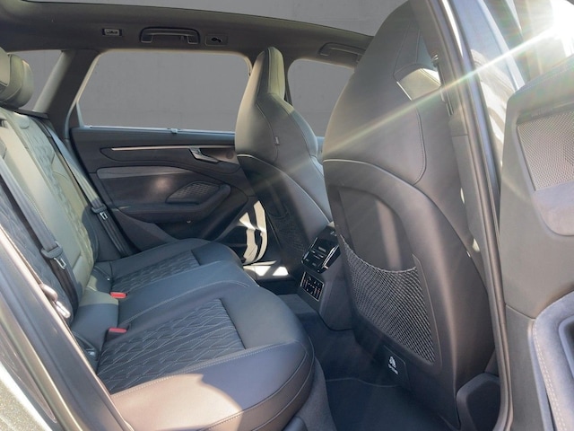 Audi A6 Avant Quattro S-Tronic