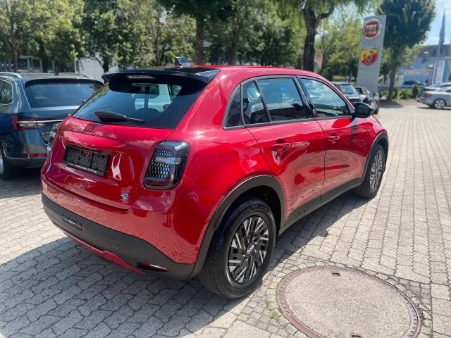 Fiat 600e (RED) Klima LED Sondermodell