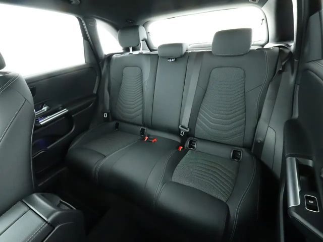 Mercedes-Benz B 200 B 200 d