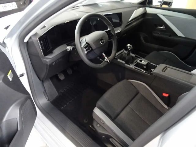 Opel Astra 1.2 Turbo Enjoy Turbo