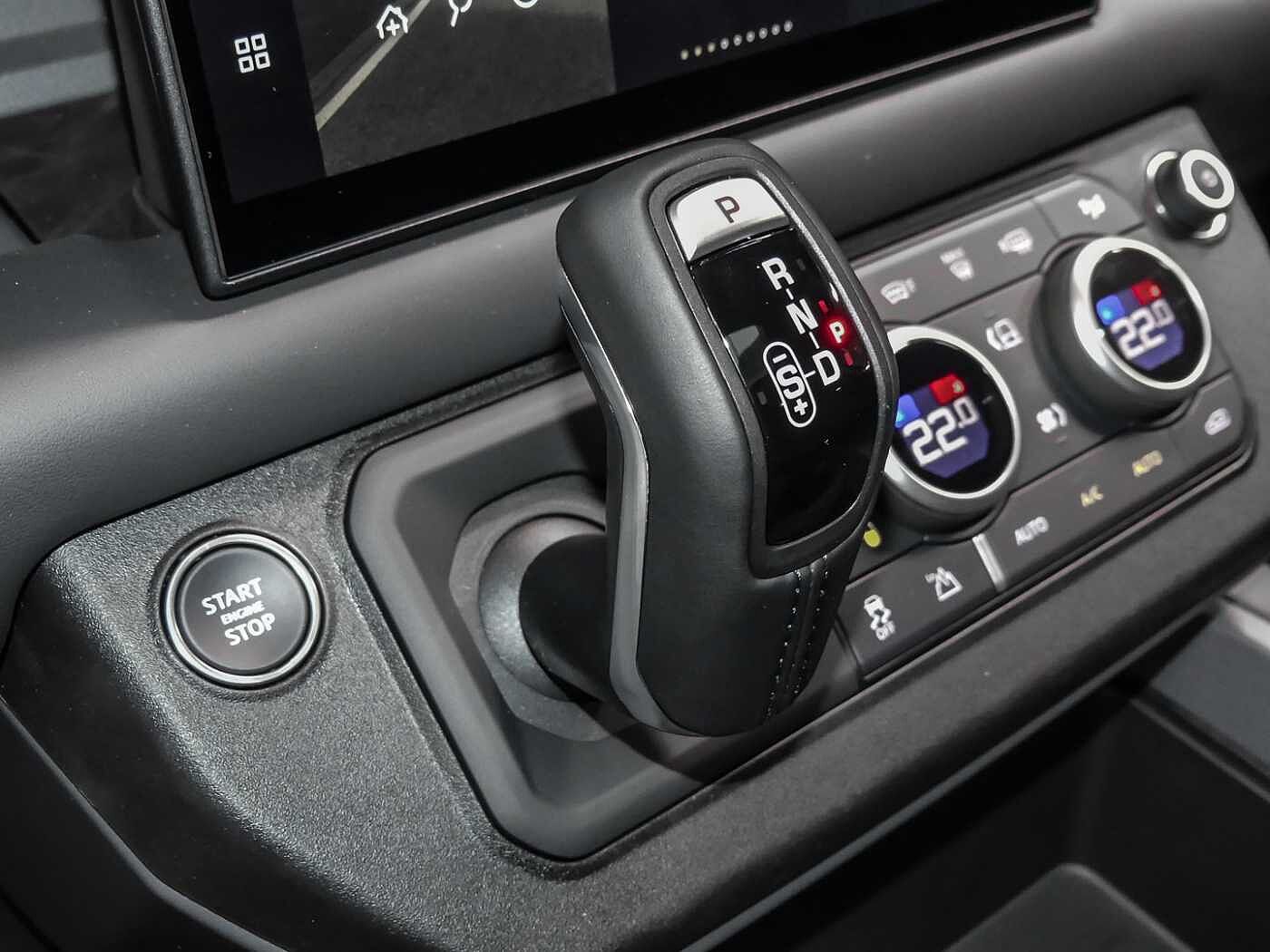 Land Rover Defender 110 Dynamic SE