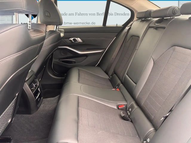 BMW 330 330e Sedan Sport Line