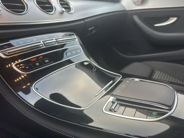 Mercedes-Benz E 220 AVANTGARDE E 220 d Estate