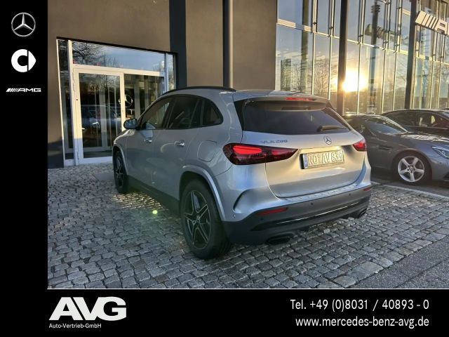 Mercedes-Benz GLA 200 AMG Line
