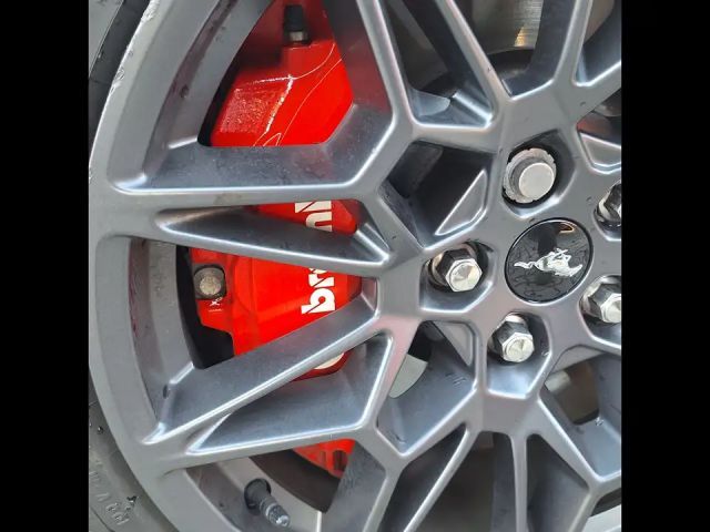 Ford Mustang Fastback GT 5.0 V8