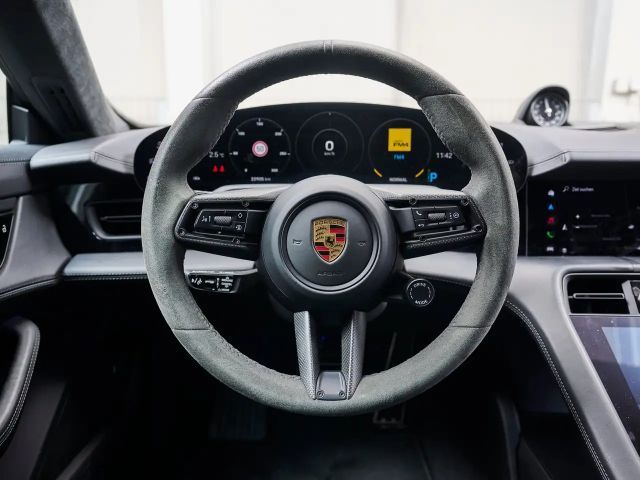 Porsche Taycan Turbo