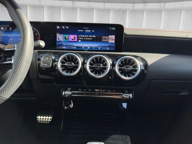 Mercedes-Benz CLA 180 AMG Line