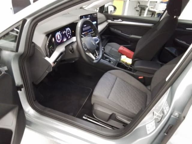 Volkswagen Golf Life Variant