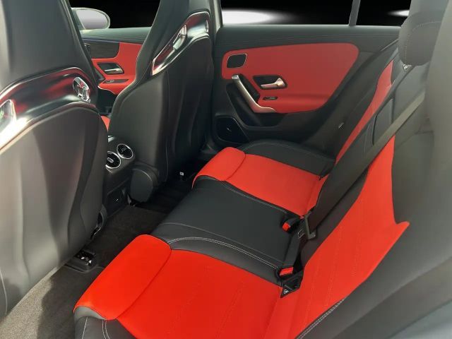 Mercedes-Benz A 35 AMG AMG Line