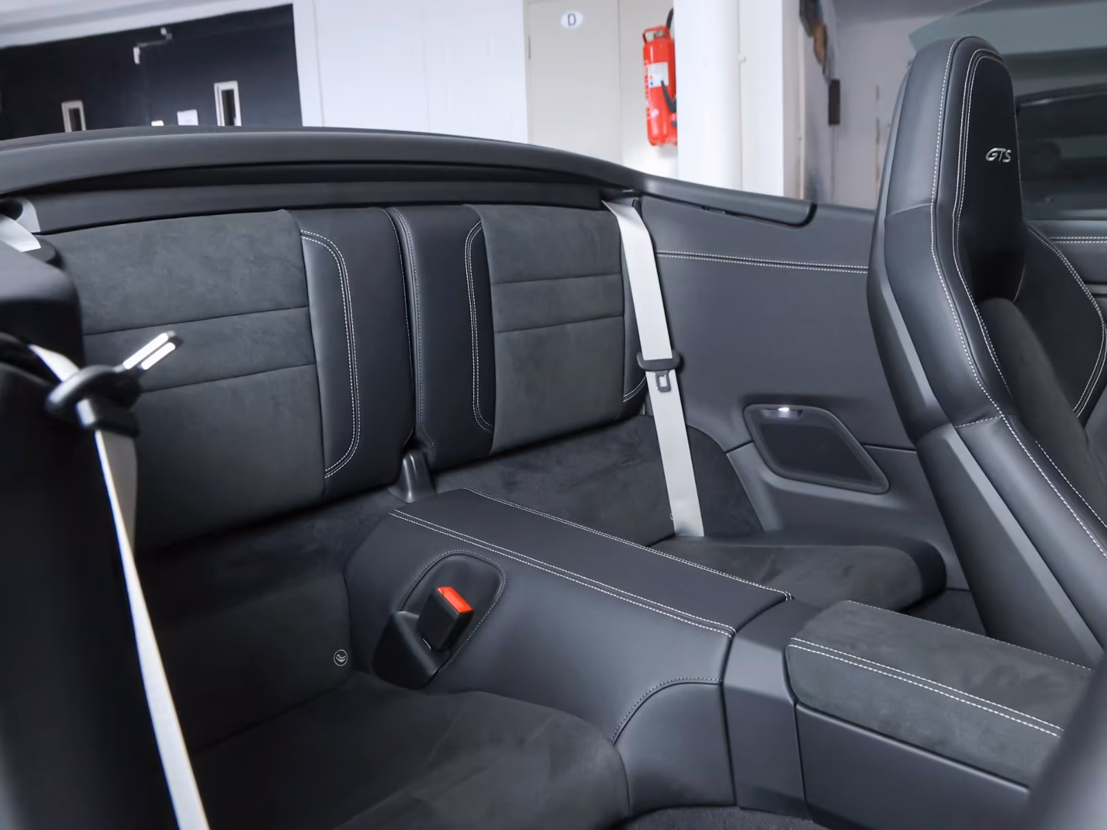 Porsche 911 4 992 Cabriolet Carrera GTS