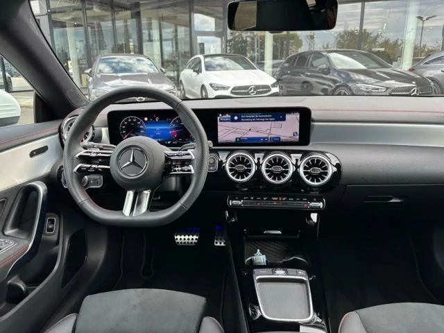 Mercedes-Benz CLA 200 AMG Line