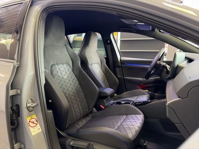 Volkswagen Golf 1.5 eTSI DSG