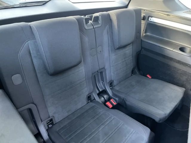 Volkswagen Touran 2.0 TDI DSG R-Line