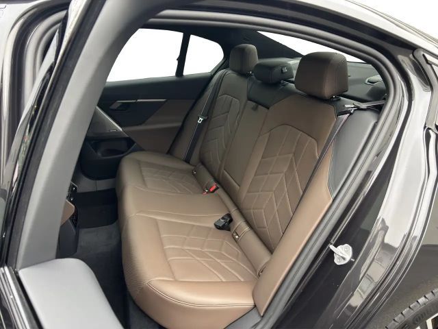 BMW 520 520d M-Sport Sedan