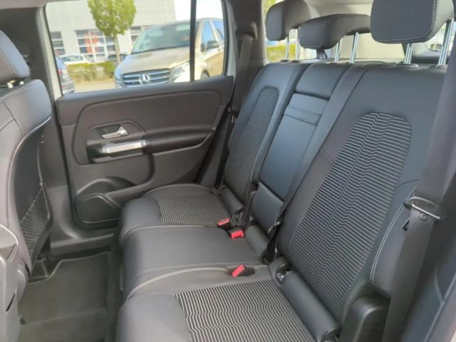 Mercedes-Benz GLB 200 AUTOM MULTIBEAM 360°KAMERA AHK TOTW PANO