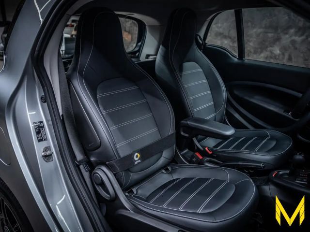 Smart EQ fortwo Coupe JBL Prime