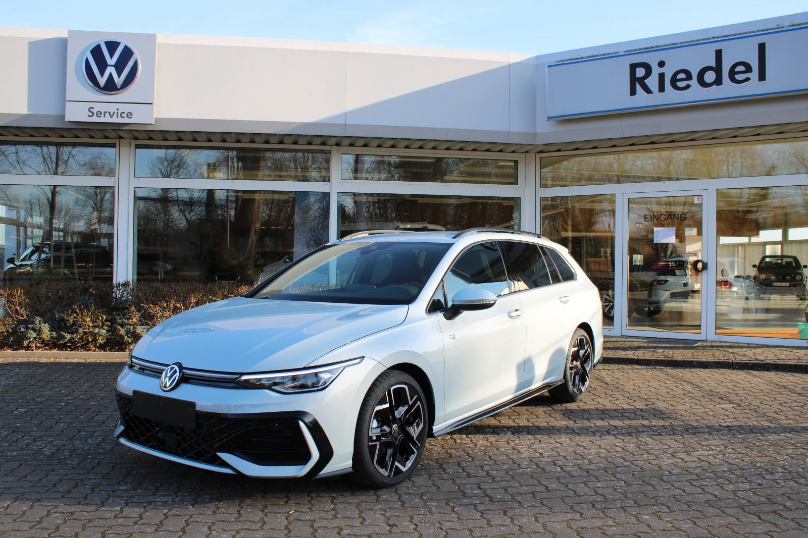 Volkswagen Golf 1.5 eTSI Golf VIII R-Line Variant