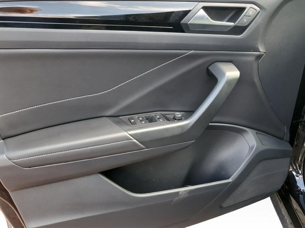 Volkswagen T-Roc 1.5 TSI DSG IQ.Drive R-Line