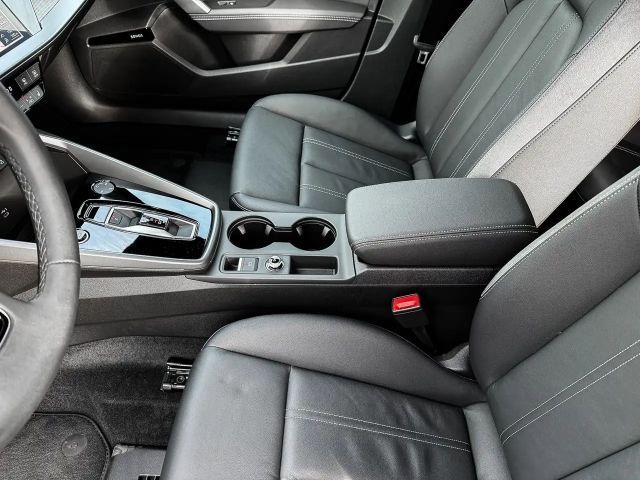 Audi A3 35 TFSI S-Line Sedan Sportback