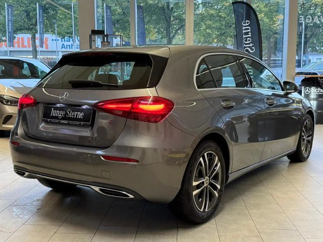 Mercedes-Benz A 180 Hatchback Progressive