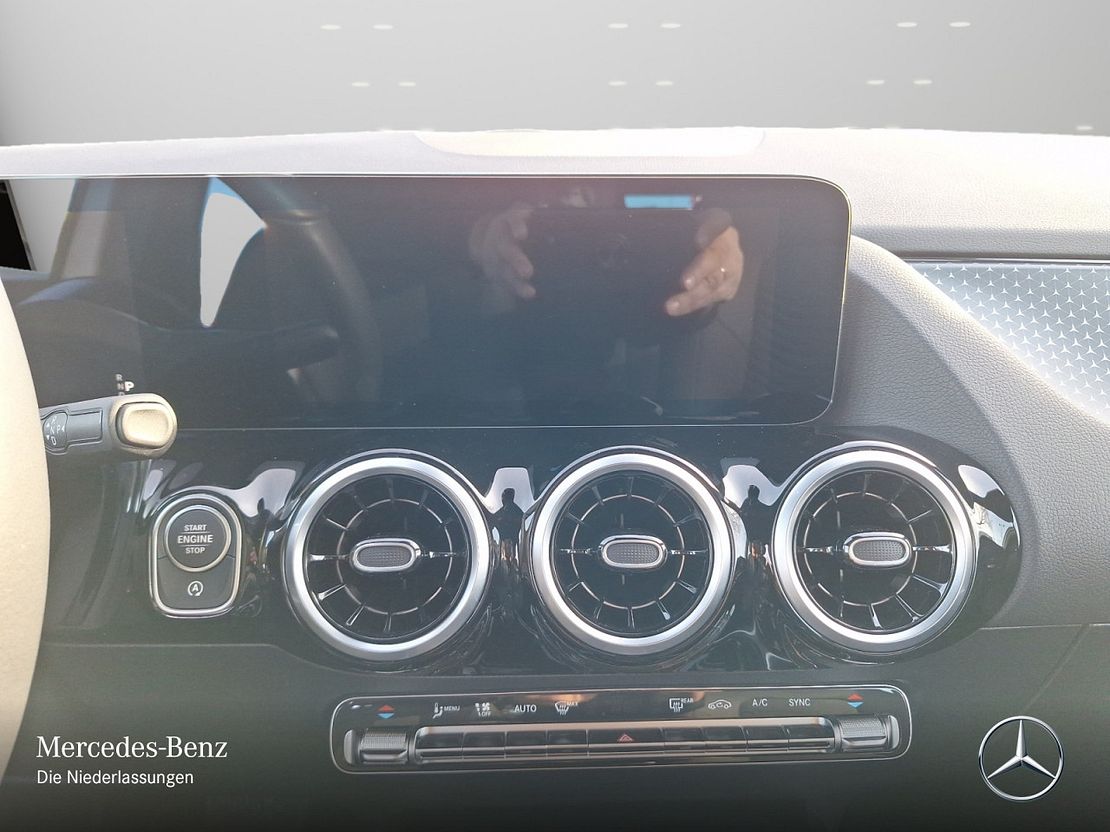 Mercedes-Benz B 180 Sedan