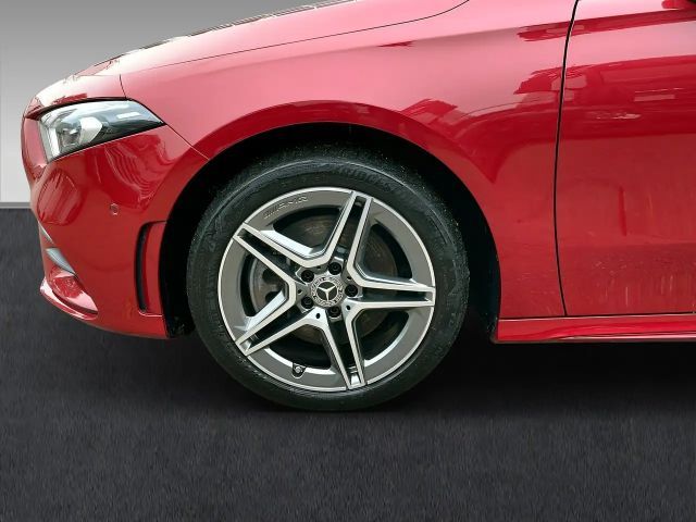Mercedes-Benz A 250 A 250 e AMG Line