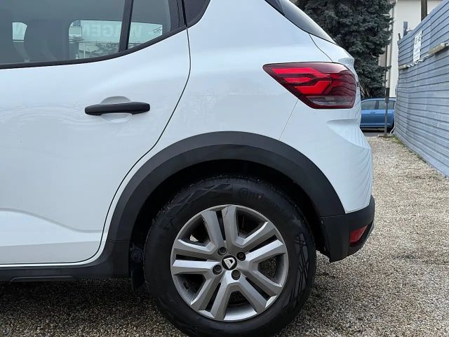 Dacia Sandero Essential Stepway TCe 90