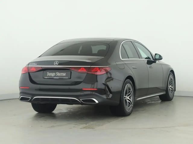 Mercedes-Benz E 220 AMG Line E 220 d Sedan