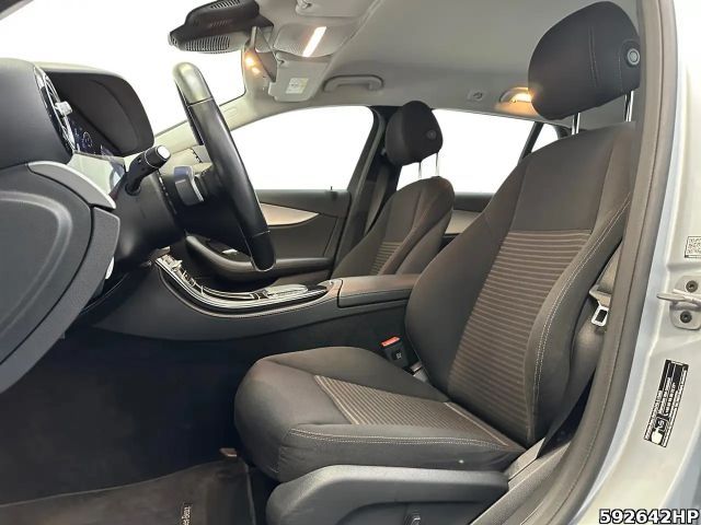 Mercedes-Benz E 300 AVANTGARDE Estate