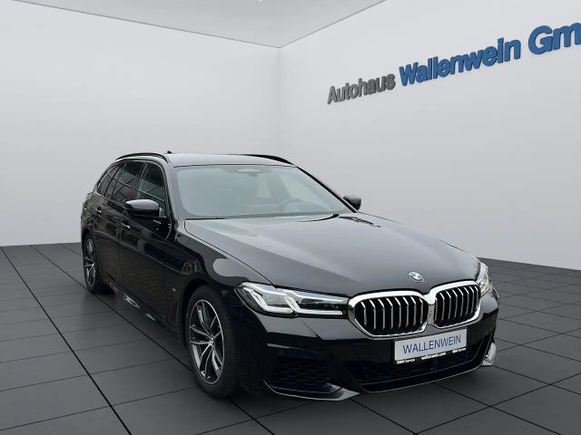 BMW 520 520d M-Sport Touring