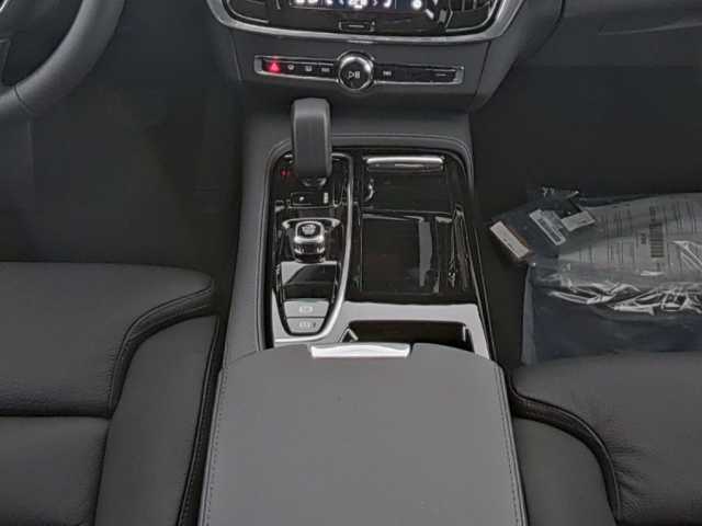 Volvo V90 AWD Dark Plus T6