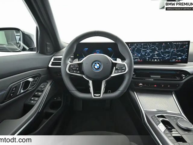BMW 330 330e M-Sport xDrive