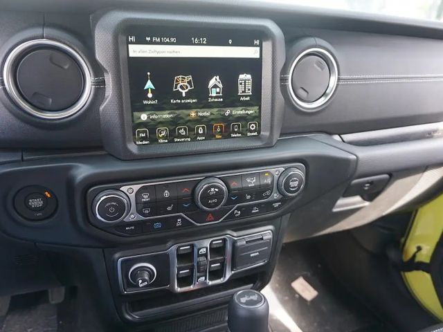 Jeep Wrangler 4xe Sahara