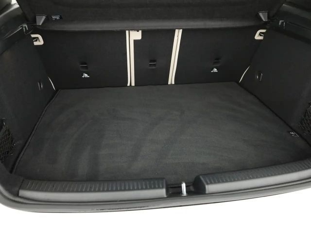 Mercedes-Benz A 250 A 250 e