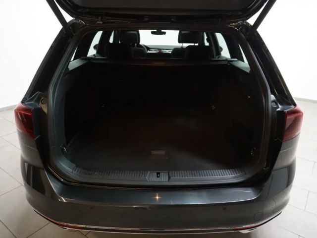 Volkswagen Passat 2.0 TSI DSG R-Line