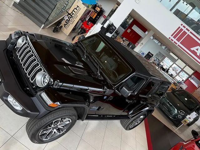 Jeep Wrangler 4xe Sahara
