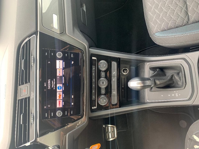 Volkswagen Touran 1.5 TSI DSG R-Line