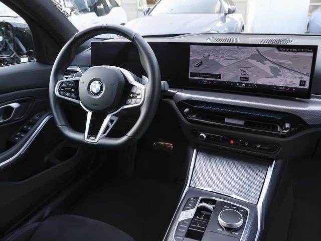 BMW 320 320i M-Sport Sedan