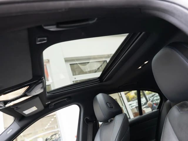 BMW 330 330e M-Sport Sedan xDrive