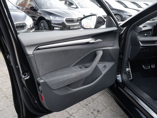 Skoda Superb 2.0 TDI Combi Sportline